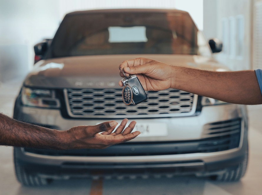 Range Rover Air Suspension Problems in Dubai: Warning Signs, Causes, and What to Do